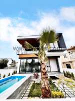 فروش ویلای مدرن استخردار در منطقه جنگلی ونوش