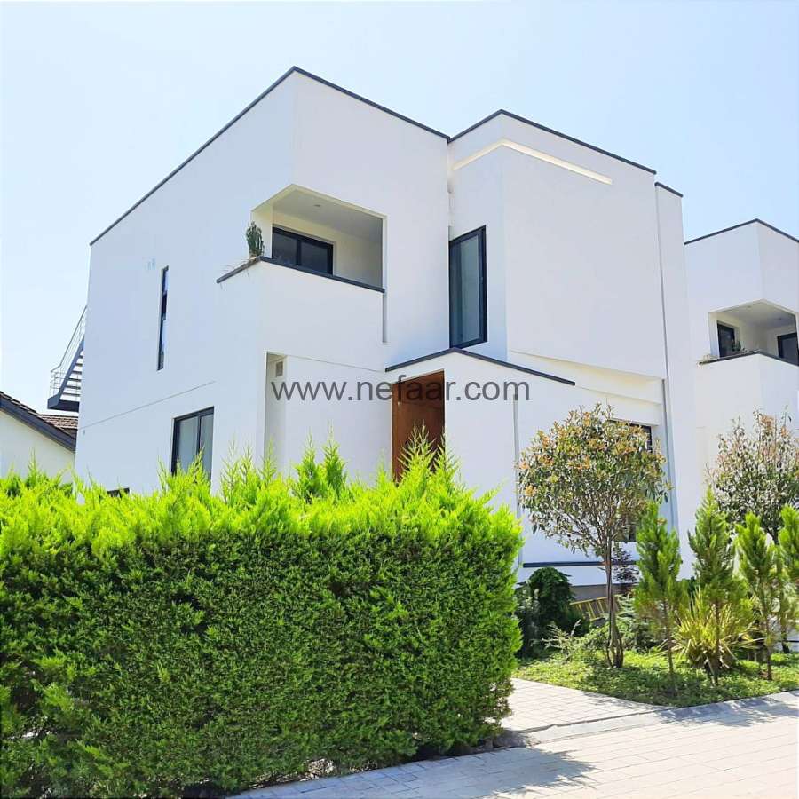 فروش ویلای استخردار در شهرک سیکاس رویان