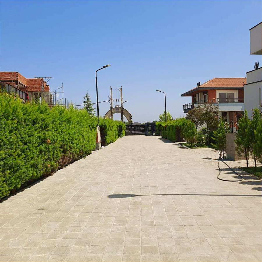 فروش ویلای استخردار در شهرک سیکاس رویان