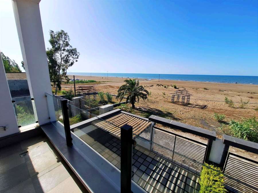 خرید ویلا لب دریا در شمال