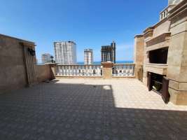 پنتهاوس ساحلی در خط دریا سرخرود