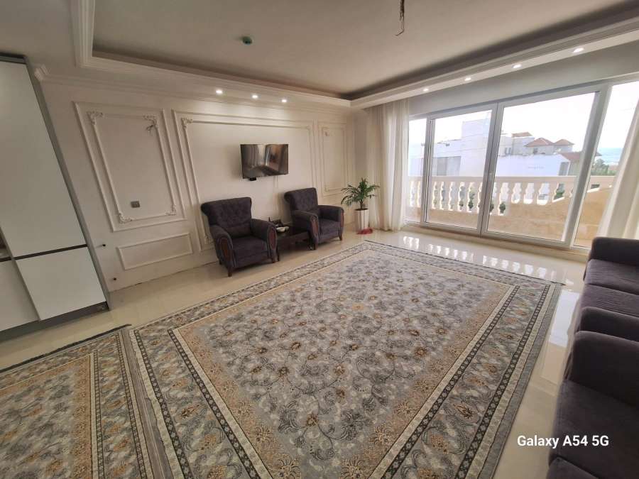 آپارتمان ساحلی نوساز رو به دریا