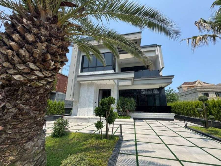 ویلا مدرن شهرکی در لتینگان نوشهر