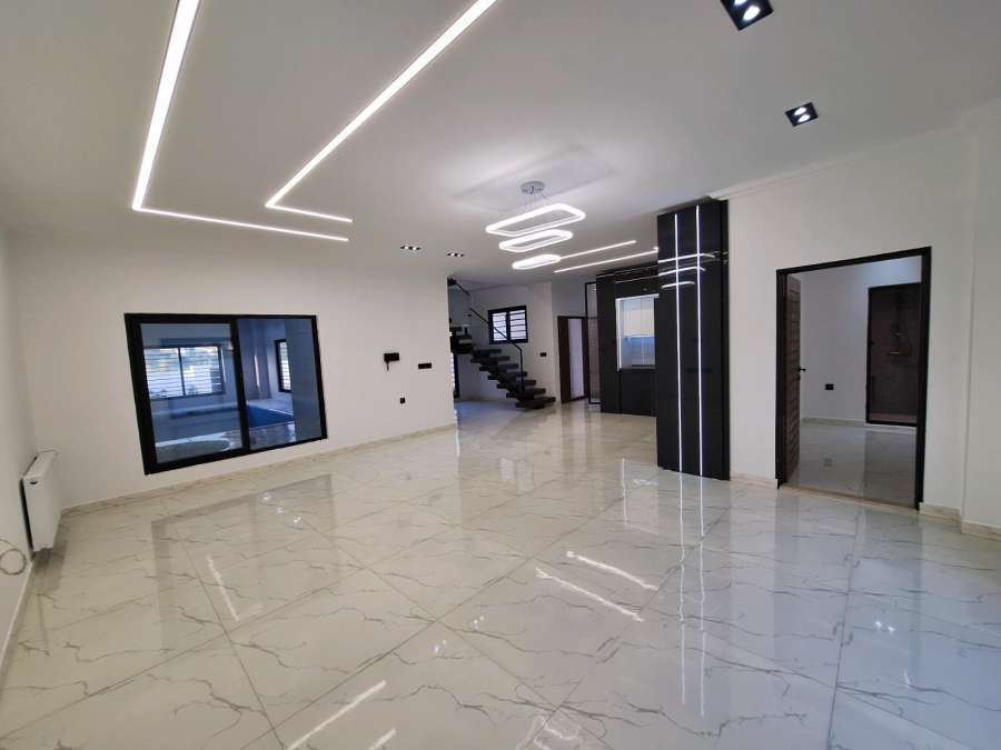 ویلا مدرن ساحلی استخردار در سرخرود 