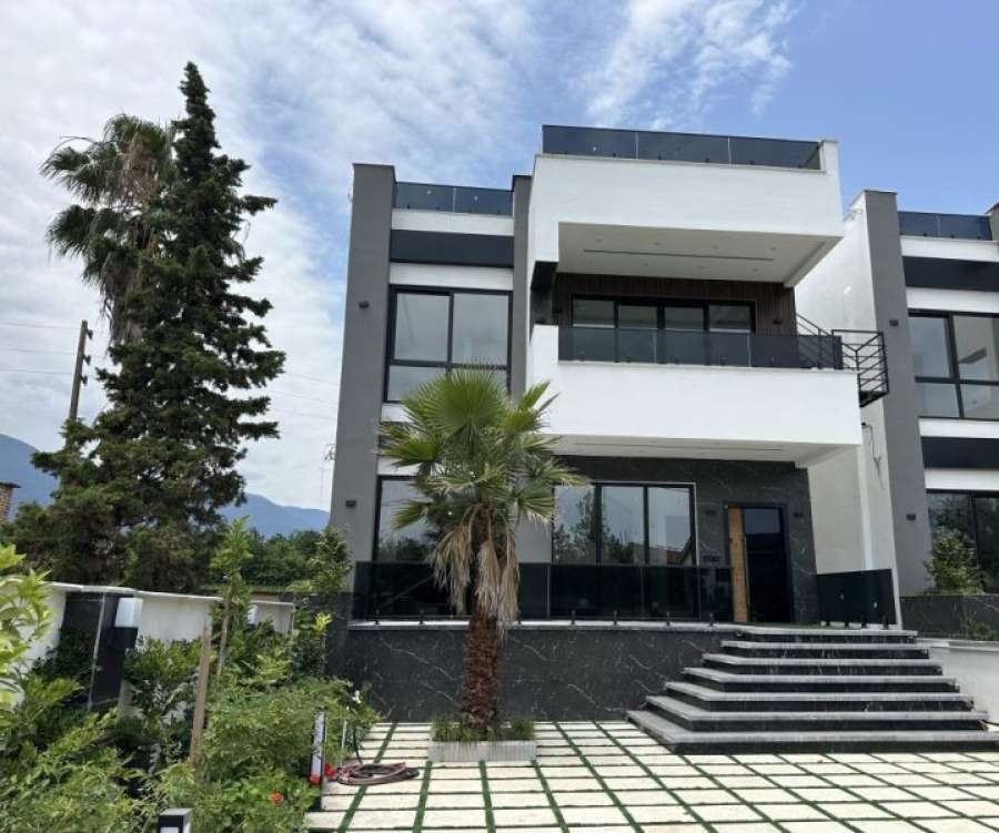 ویلا مدرن شهرکی در انارور نوشهر