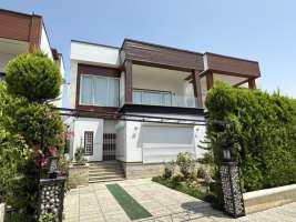 ویلا مدرن شهرکی در وازیوار رویان 