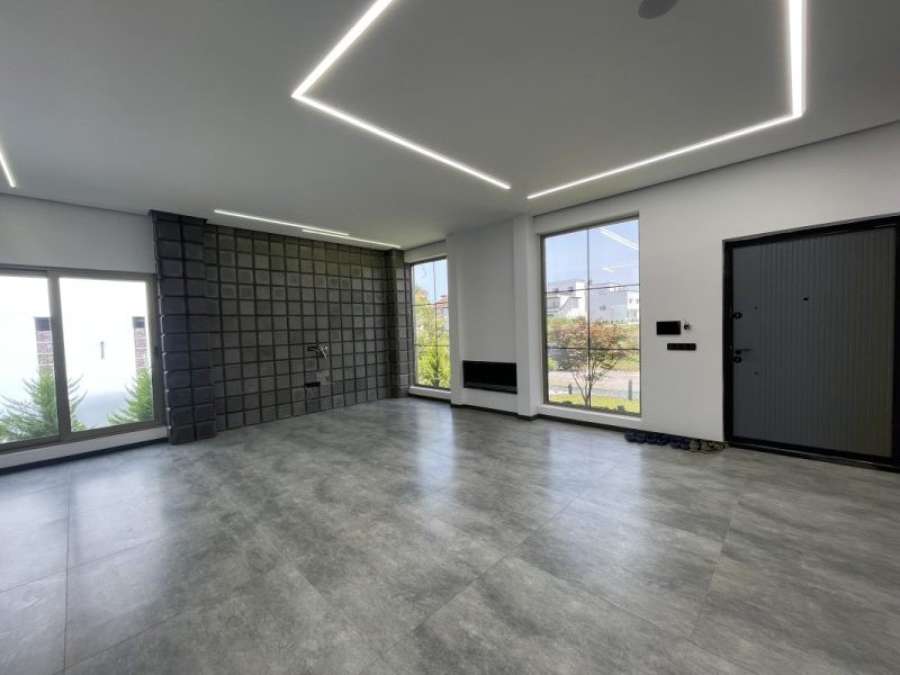 ویلا مدرن استخردار شهرکی در رویان