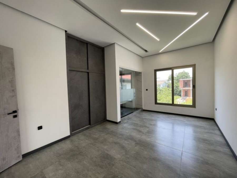 ویلا مدرن استخردار شهرکی در رویان