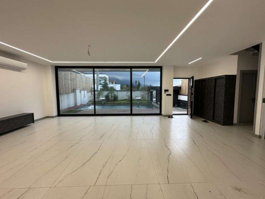 فروش ویلا مدرن استخردار در نخ شمال نوشهر