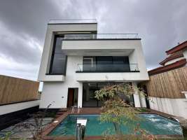 فروش ویلا مدرن استخردار در نخ شمال نوشهر