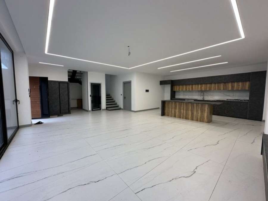 فروش ویلا مدرن استخردار در نخ شمال نوشهر