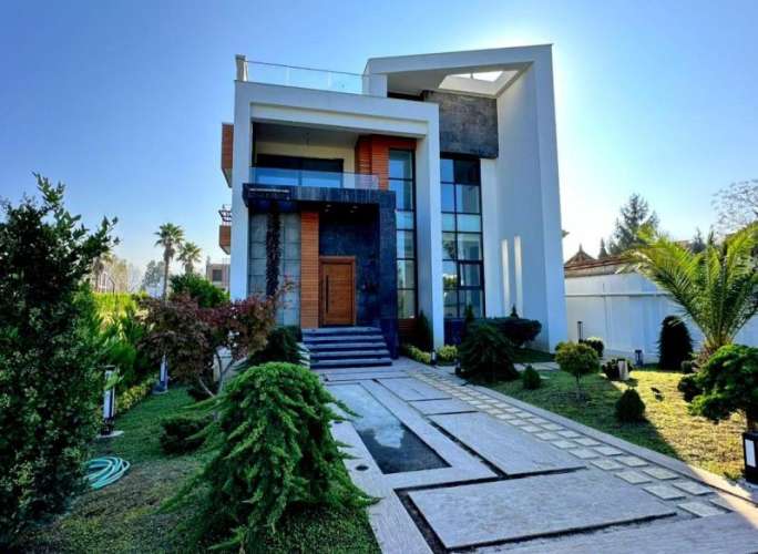 فروش ویلا مدرن استخردار شهرکی در رویان
