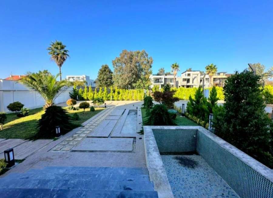 فروش ویلا مدرن استخردار شهرکی در رویان 