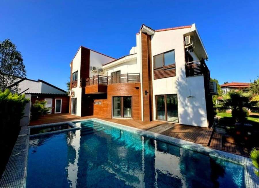 ویلا مدرن استخردار در شهرک خانه دریا سرخرود 