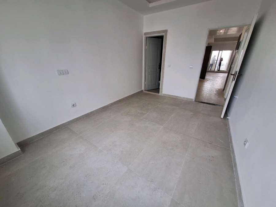 فروش آپارتمان ساحلی نوساز در خط دریا سرخرود 