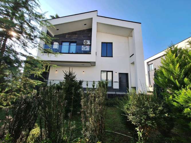 خرید ویلا مدرن شهرکی داخل شهر سرخرود 