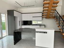 فروش ویلا مدرن استخردار در ونوش رویان 