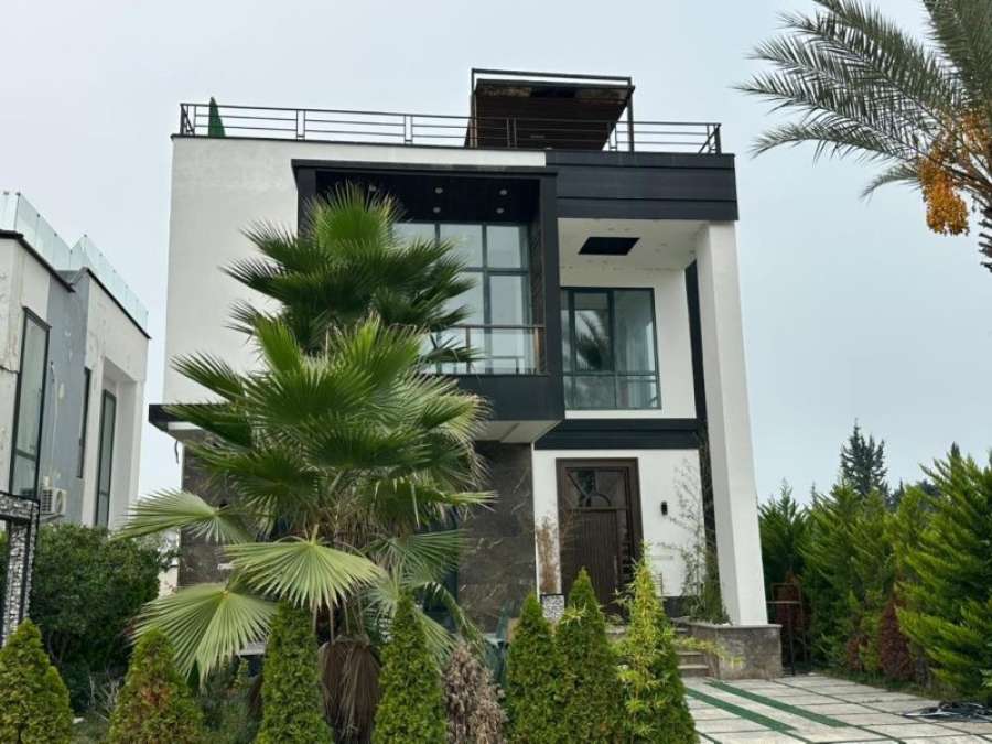 خرید ویلا مدرن استخردار شهرکی در سرخرود 