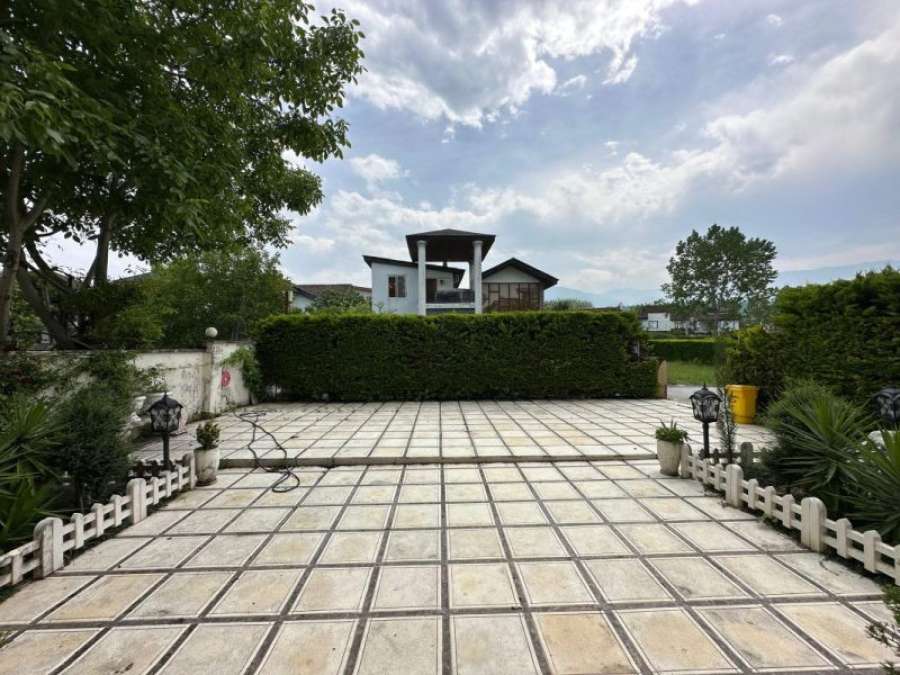 فروش ویلا کلاسیک شهرکی در سرخرود 