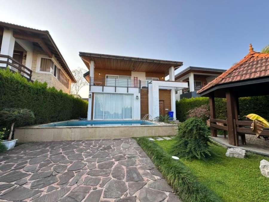 فروش ویلا مدرن استخردار شهرکی در سرخرود 