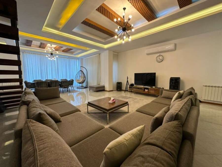 فروش ویلا مدرن استخردار شهرکی در سرخرود 