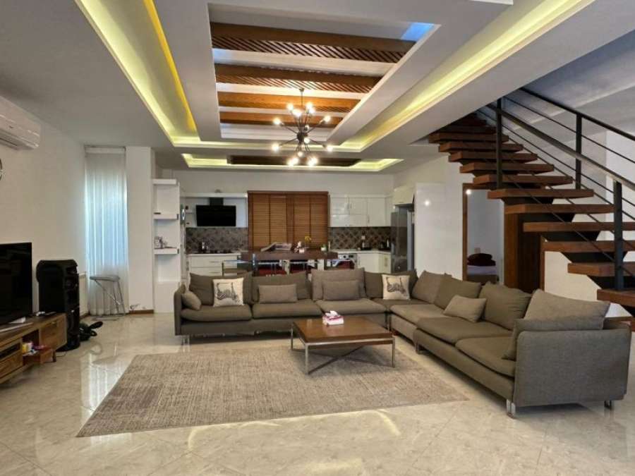 فروش ویلا مدرن استخردار شهرکی در سرخرود 