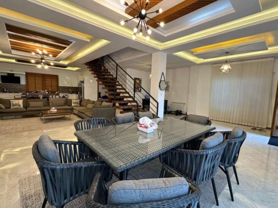 فروش ویلا مدرن استخردار شهرکی در سرخرود 