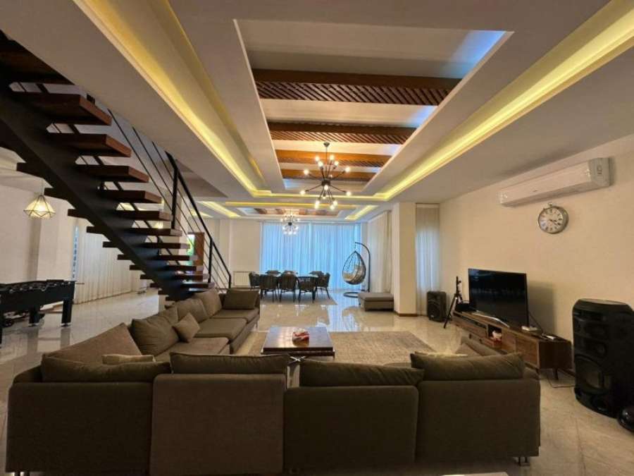 فروش ویلا مدرن استخردار شهرکی در سرخرود 