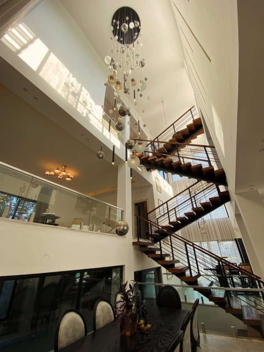 فروش ویلا مدرن استخردار شهرکی در سرخرود 