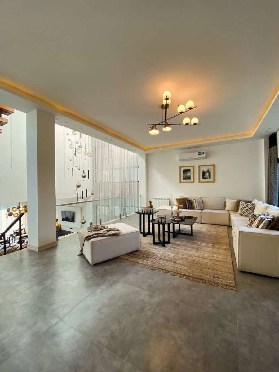 فروش ویلا مدرن استخردار شهرکی در سرخرود 