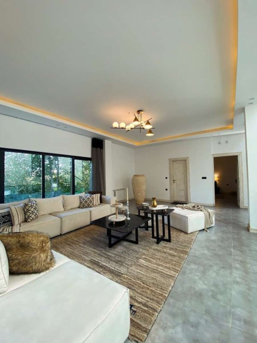 فروش ویلا مدرن استخردار شهرکی در سرخرود 