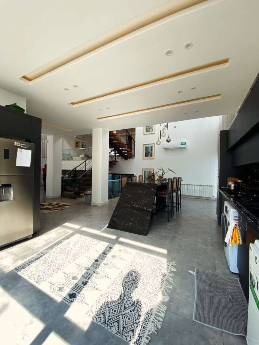 فروش ویلا مدرن استخردار شهرکی در سرخرود 