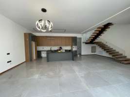 فروش ویلا مدرن استخردار در بندپی نوشهر 