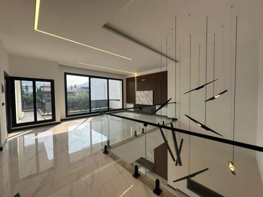 خرید ویلا مدرن استخردار تریپلکس در سرخرود 