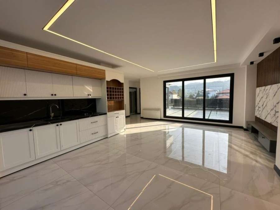 خرید ویلا مدرن استخردار تریپلکس در سرخرود 