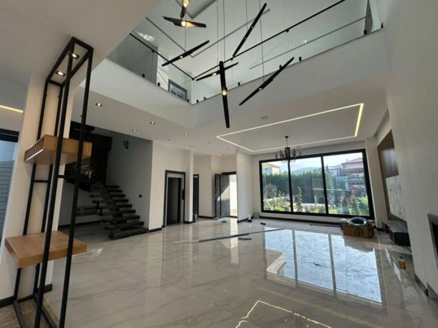 خرید ویلا مدرن استخردار تریپلکس در سرخرود 