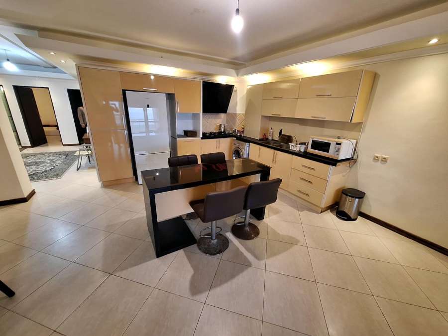 فروش آپارتمان ساحلی در خط دریا سرخرود 