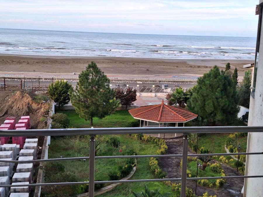 فروش آپارتمان ساحلی در خط دریا سرخرود 