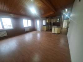 <div class='tp_title'>فروش آپارتمان شهرکی ساحلی در سرخرود </div><div class='tp_desc'>سلام
با معرفی یه آپارتمان شهرکی در منطقه ساحلی خط دریا سرخرود همراهتون هستم .
یه واحد نقلی ۸۵ متری دو خواب با چشم انداز دریا
دارای محوطه ای سرسبز و زیبا برای بازی بچه ها و آرامش بزرگترها
دارای نگهبانی ، سرایداری ، باغبان
محیطی امن و دلباز برای ساکنین
دسترسی آسان و راحت به امکانات شهری ، رفاهی ، تفریحی
دسترسی به ساحل و دریا ( تنها چند قدم )
این واحد استفاده نشده است ( کلید نخورده )
پکیج و رادیاتور
کمد دیواری ...</div><div class='row_location'><div class='row_title'>آدرس</div><div class='tp_location'>خط دریا سرخرود<br />سرخرود</div></div><div class='row_contact'><div class='row_title'>اطلاعات تماس</div><div class='tp_contact'>بهنام علیپور</div></div><div style='clear:both'></div><div class='title'>تصاویر</div><div class='images_box'><img src='/components/com_djclassifieds/images/item/1/1428_b512b31658a6e739af0f3ddad44276f5_ths.jpg' width='267' height='200' /><img src='/components/com_djclassifieds/images/item/1/1428_c972fde9137cd0cf2c9710d3829c4dbf_ths.jpg' width='267' height='200' /><img src='/components/com_djclassifieds/images/item/1/1428_17254e1705b38b4f422a7b83e2b52c3b_ths.jpg' width='267' height='200' /></div><div style='clear:both'></div> فروش آپارتمان شهرکی ساحلی در سرخرود