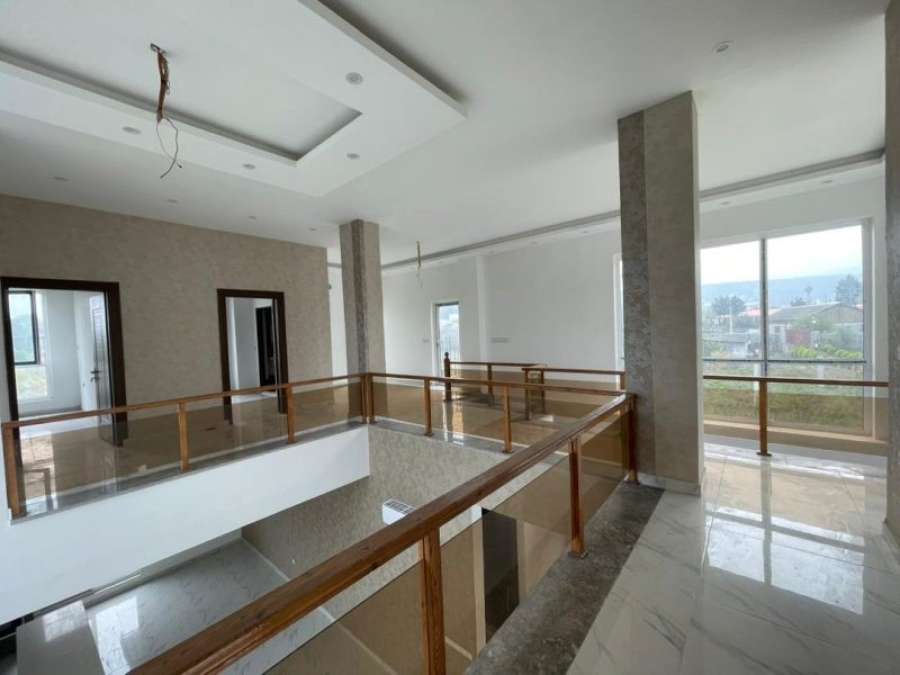 فروش ویلا مدرن استخردار شهرکی در سرخرود 