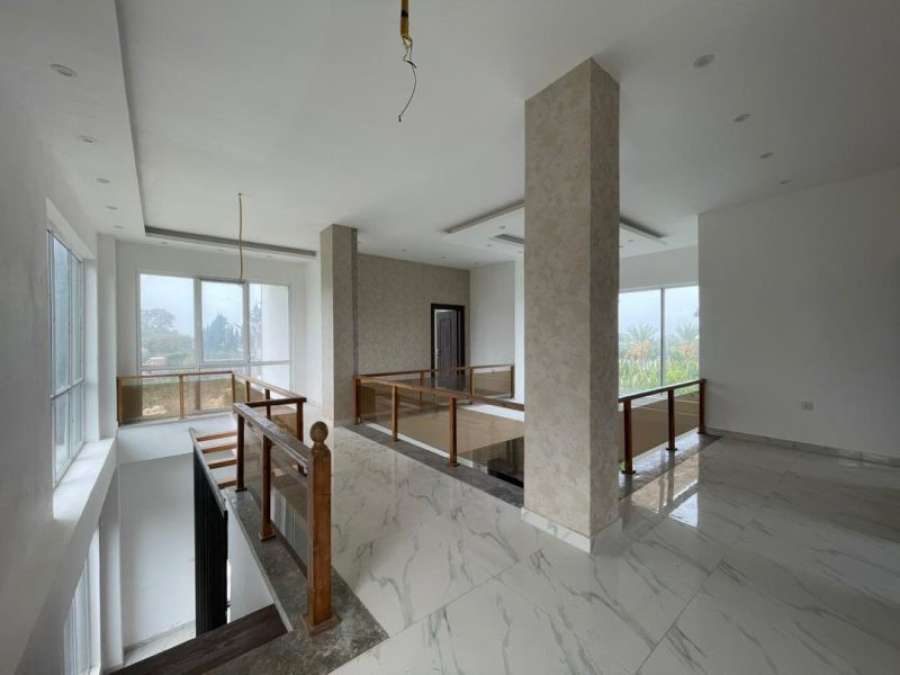 فروش ویلا مدرن استخردار شهرکی در سرخرود 