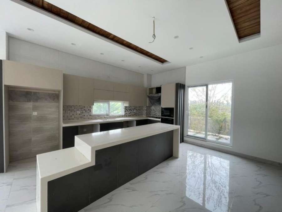 فروش ویلا مدرن استخردار شهرکی در سرخرود 