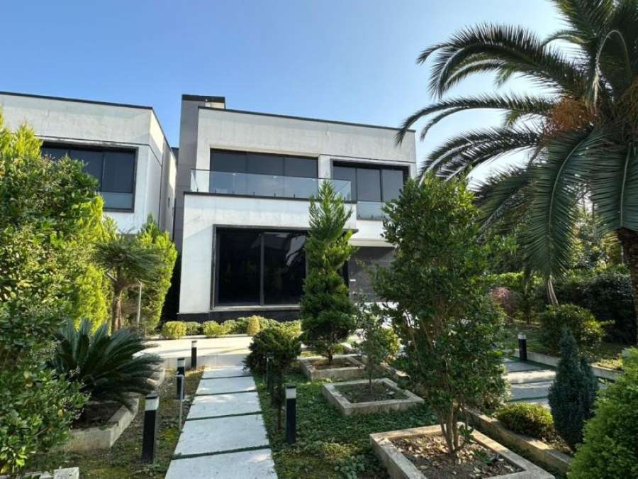 خرید ویلا مدرن استخردار ساحلی در سرخرود