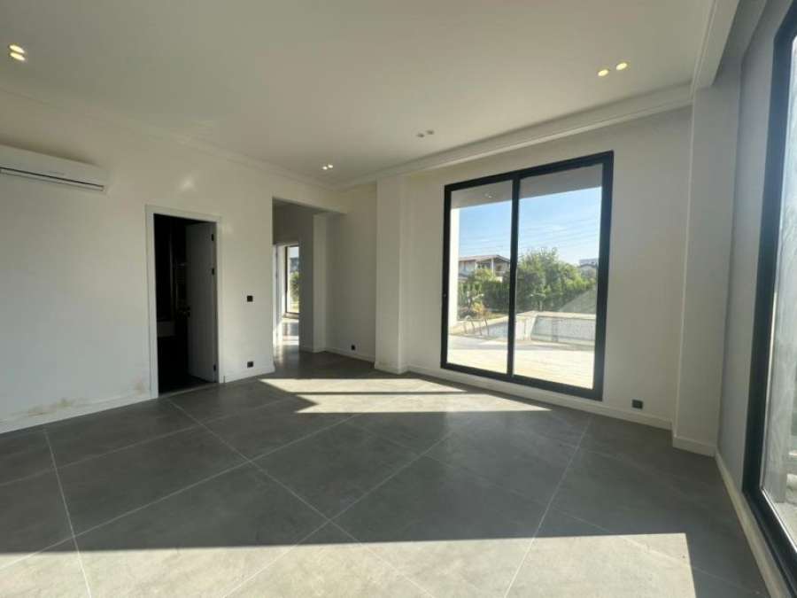 خرید ویلا مدرن ساحلی در شهرک خانه دریا سرخرود 