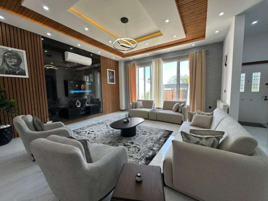 خرید ویلا مدرن استخردار شهرکی در سرخرود 