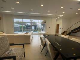 فروش ویلا مدرن استخردار مستقل در سرخرود 