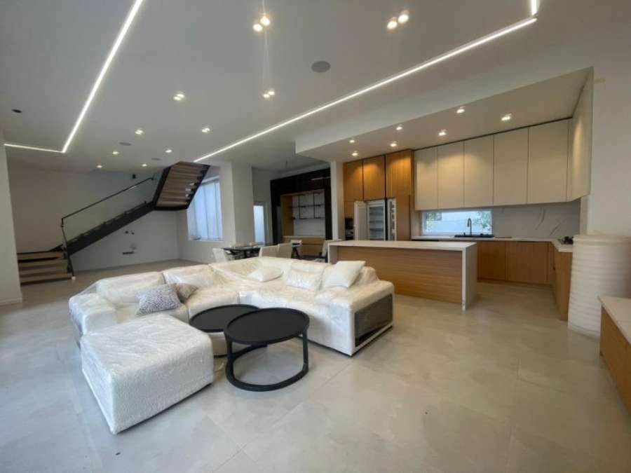 فروش ویلا مدرن استخردار مستقل در سرخرود 