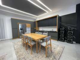 فروش ویلا مدرن استخردار شهرکی در سرخرود 