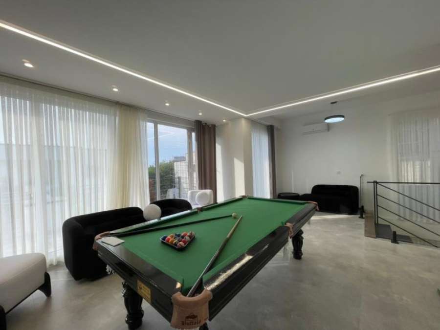 فروش ویلا مدرن استخردار شهرکی در سرخرود 