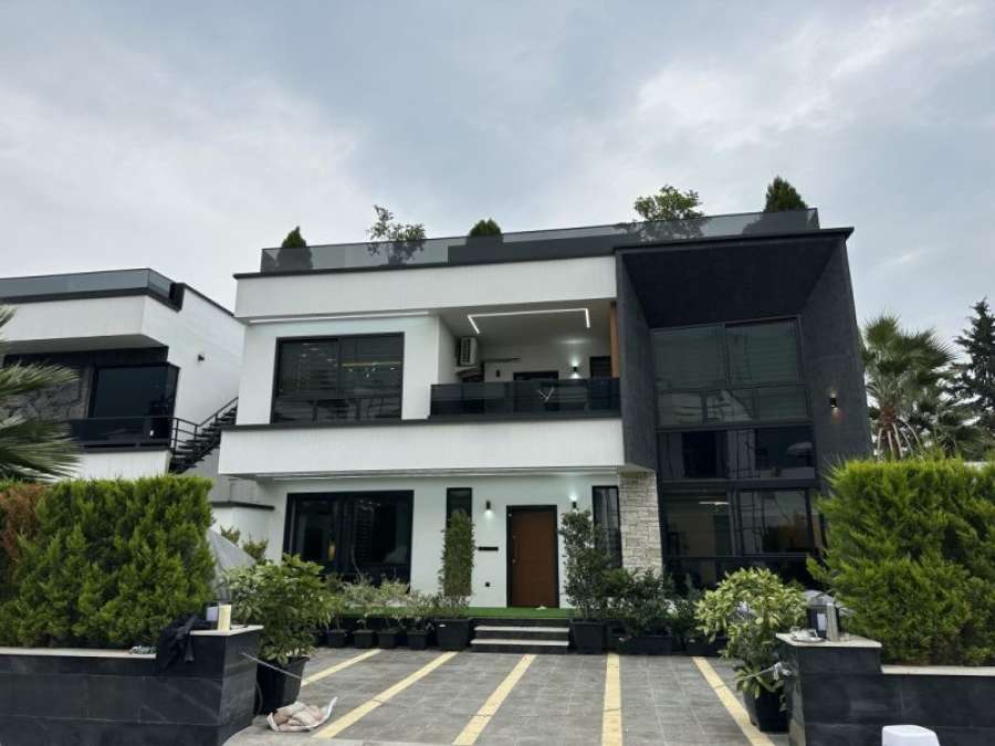 خرید ویلا مدرن مبله شهرکی در سرخرود 